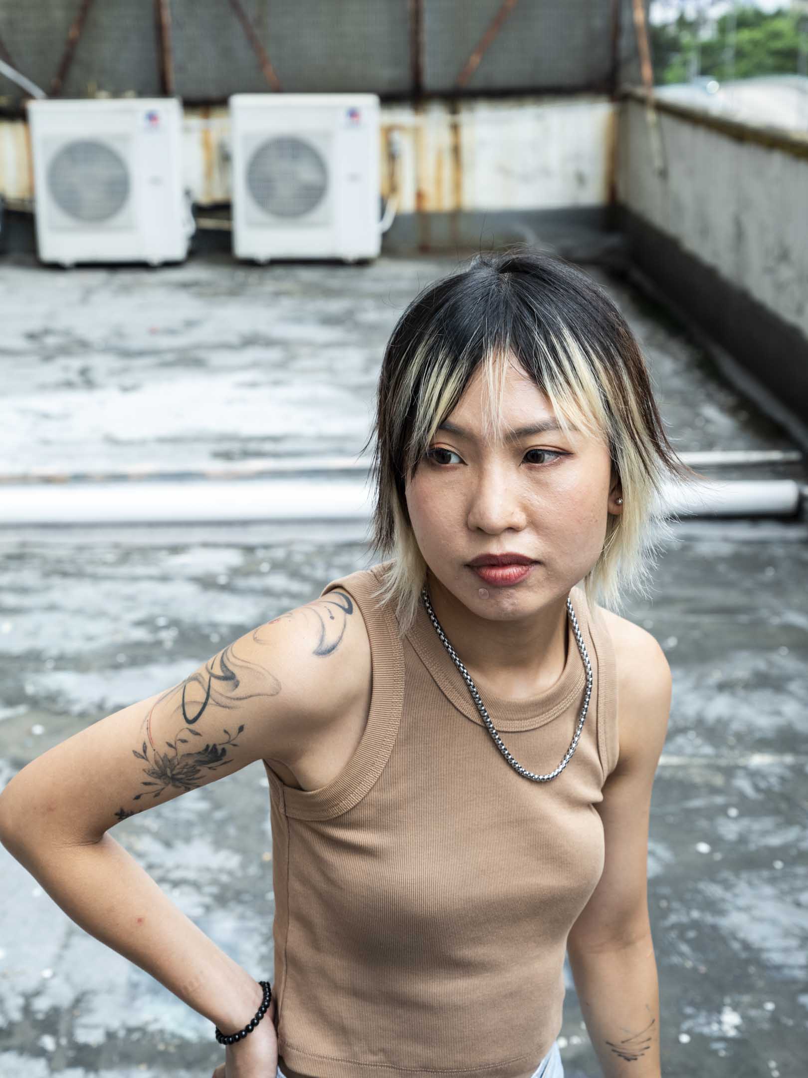 Luna is A Bep，近年備受樂迷及各界 DJ 關注的新晉獨立歌手，如今組成自家音樂團隊 Luna & The Bosin。攝：林振東/端傳媒